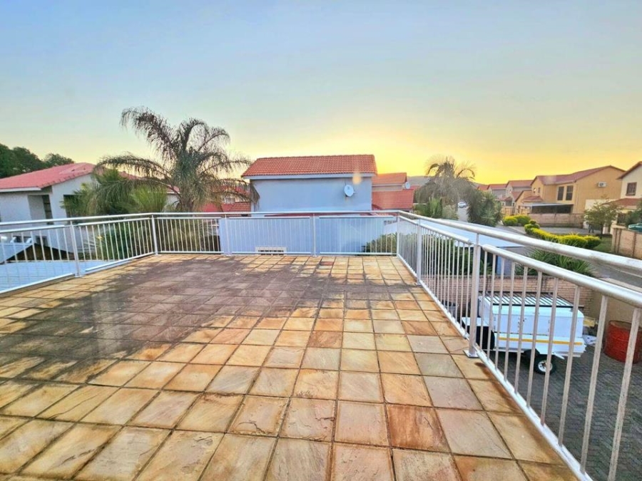 3 Bedroom Property for Sale in Waterkloof East North West